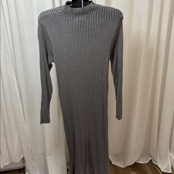NWOT Striped Gray Long Sleeve Dress Modern, Sleek and Simple - Picture 3 of 7